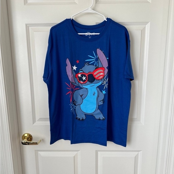 Disney Stitch Fireworks Short Sleeve T-Shirt Size XL - Picture 1 of 4